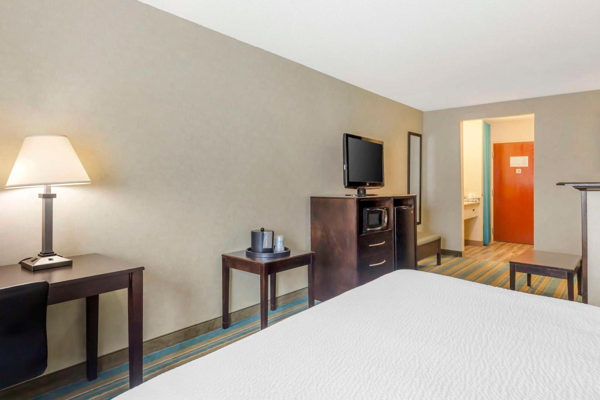 Best Western Plus Berkshire Hills Inn&Suites Pittsfield Exterior foto