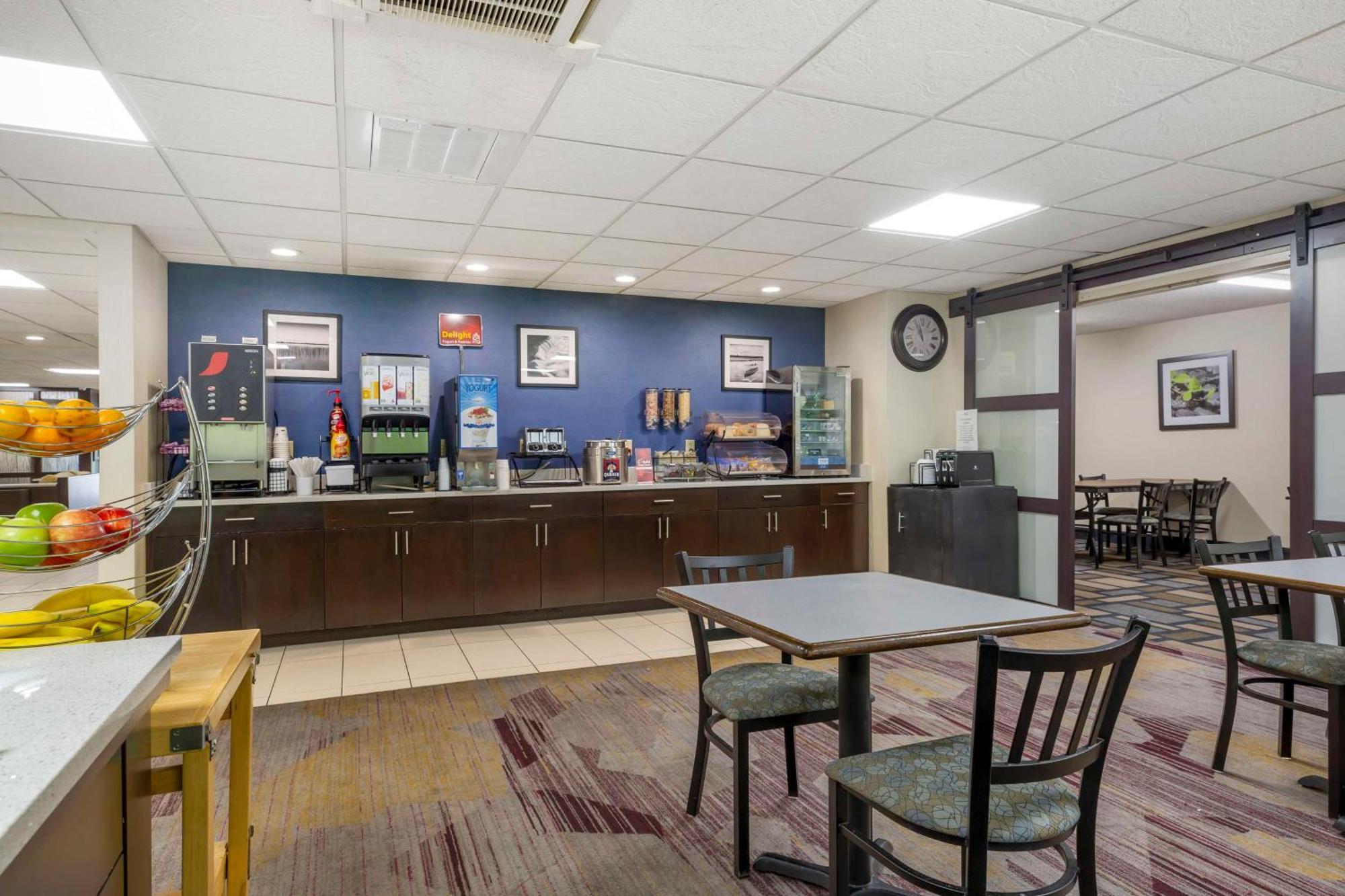 Best Western Plus Berkshire Hills Inn&Suites Pittsfield Exterior foto