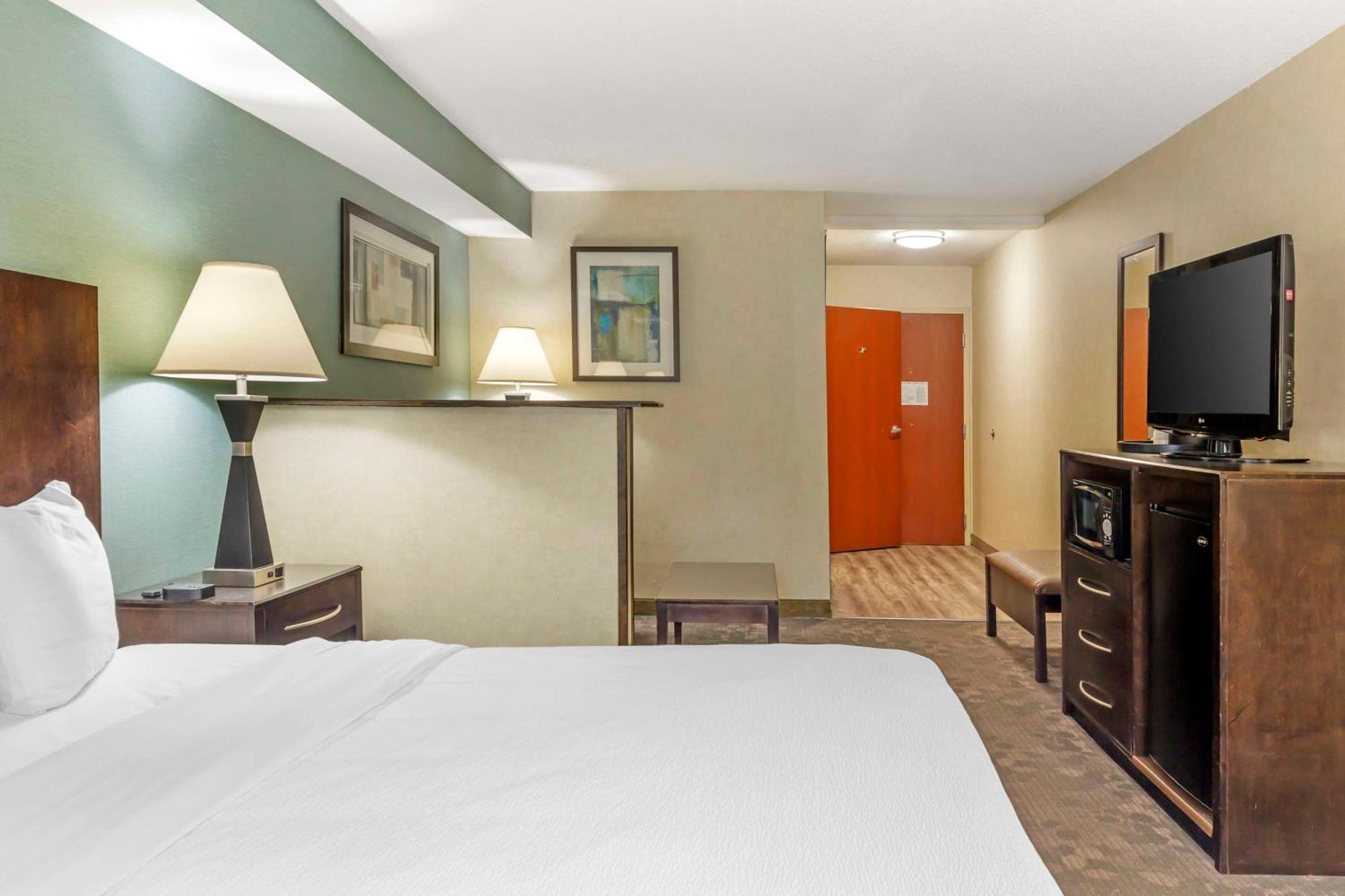 Best Western Plus Berkshire Hills Inn&Suites Pittsfield Exterior foto