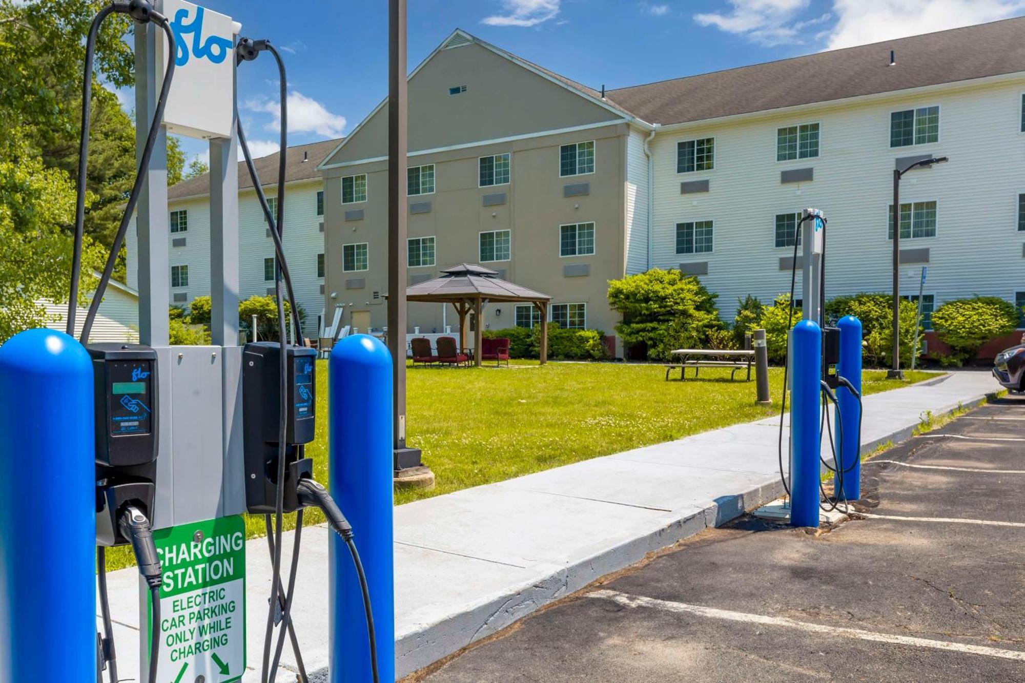 Best Western Plus Berkshire Hills Inn&Suites Pittsfield Exterior foto