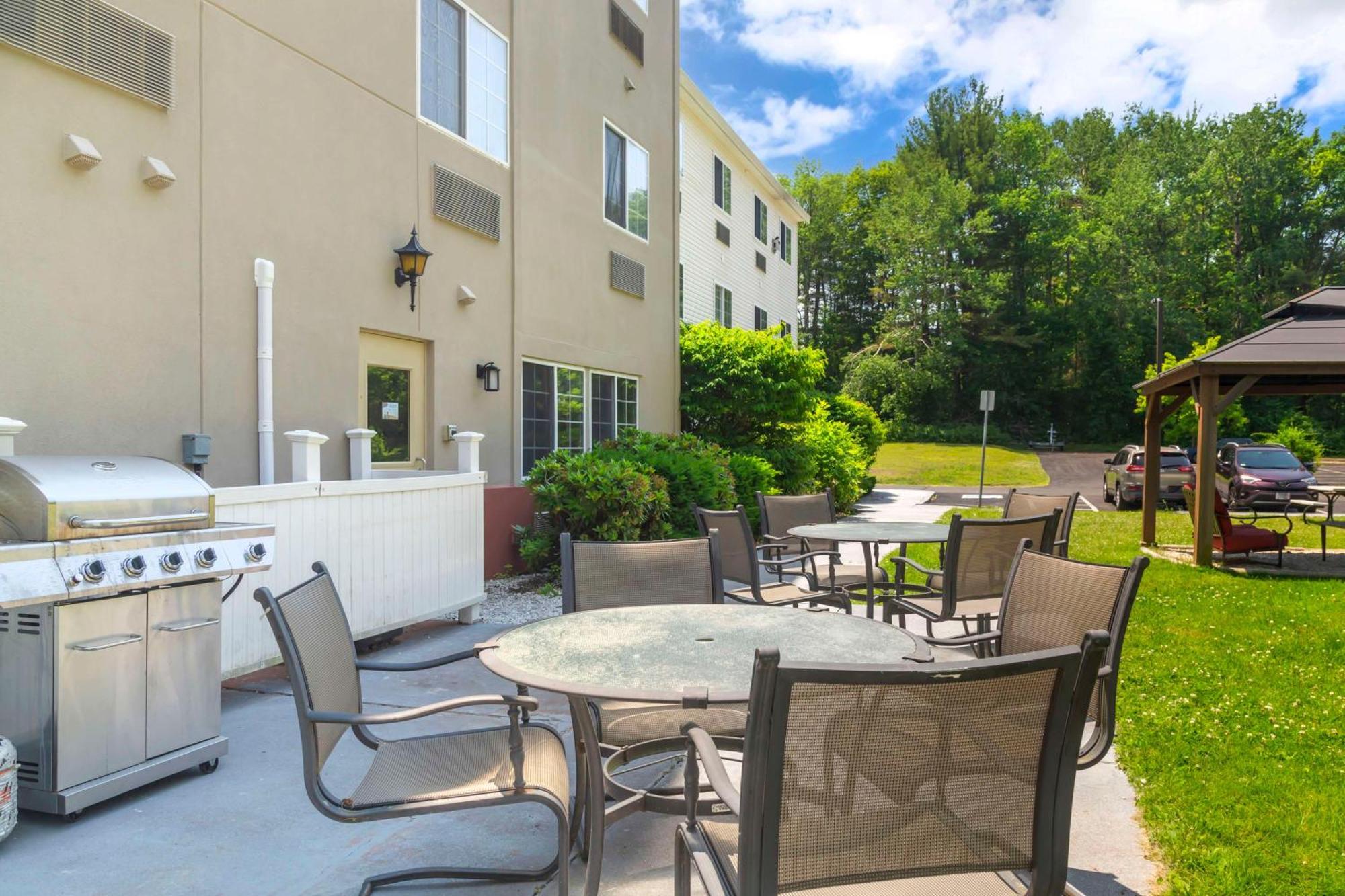 Best Western Plus Berkshire Hills Inn&Suites Pittsfield Exterior foto