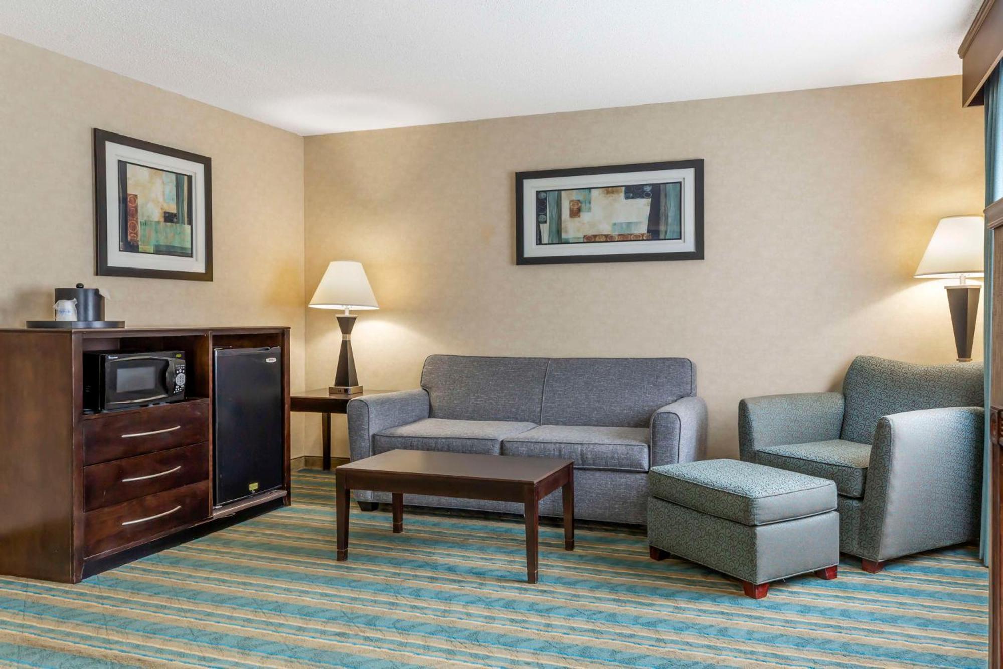 Best Western Plus Berkshire Hills Inn&Suites Pittsfield Exterior foto